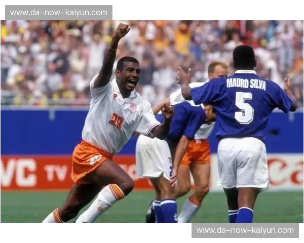 绿茵场上的命运之战：2010南非世界杯，巴西与荷兰的史诗对决